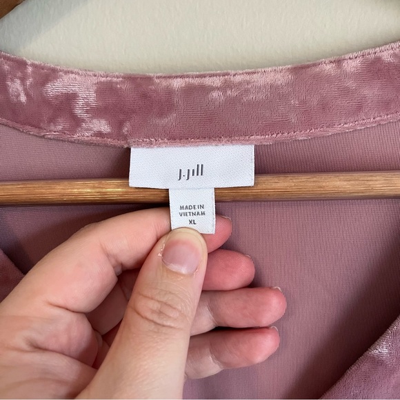 J. Jill Dusty Rose/Pink Crushed Velvet Shirred Back Long Sleeve V-Neck Top XL - Picture 4 of 10